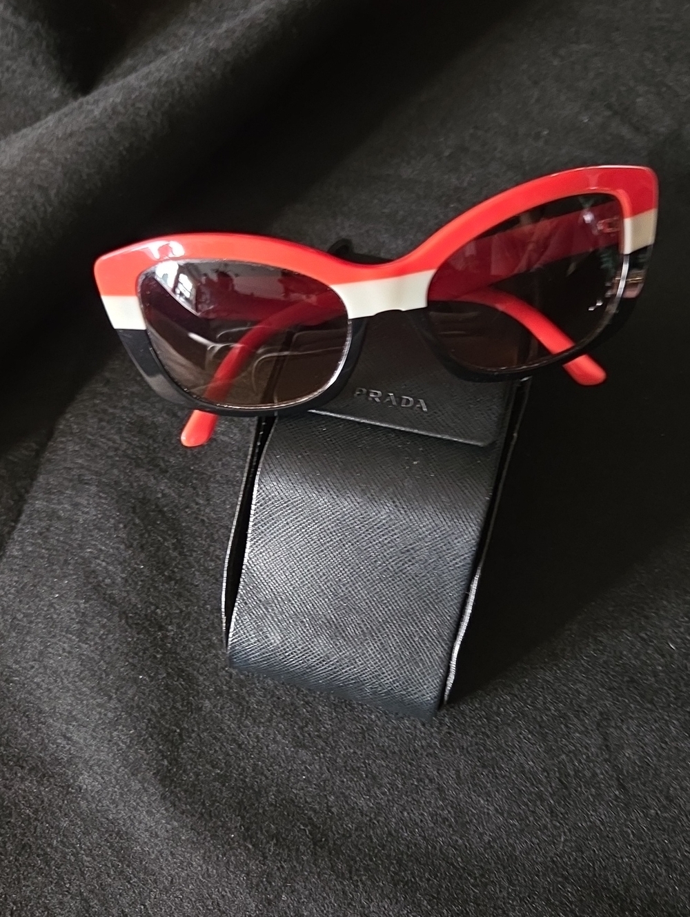 Vintage Prada Sunglasses SPR 03N DAN-651 Colorblock Red White Black w Case